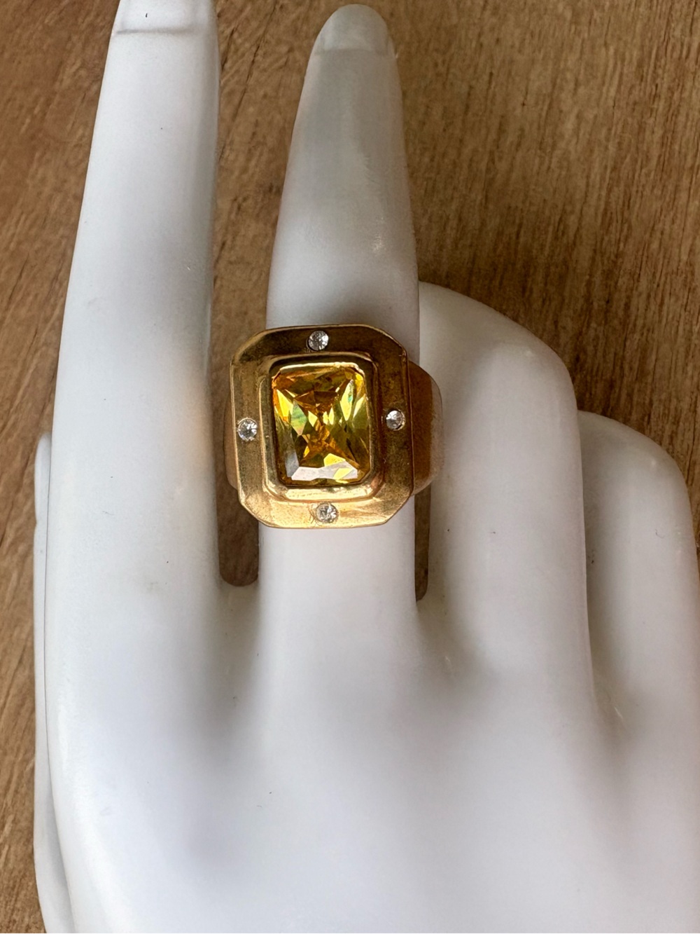 Vintage Gold-Tone Ring with Yellow Crystal - Size 8